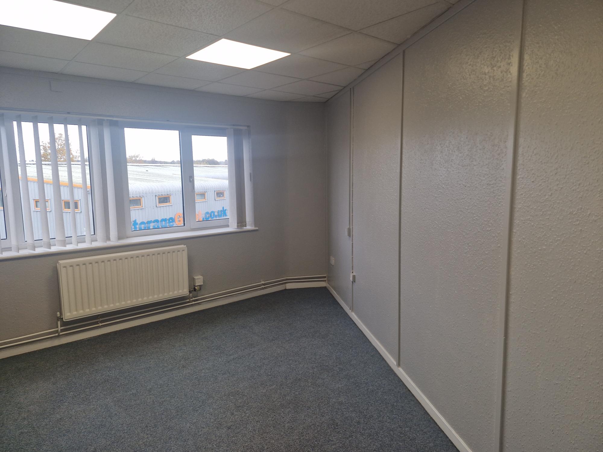 Office in Cannock - photo 3